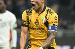 华体会官方平台下载-意甲比赛胜负未定：球迷为球队呐喊助威