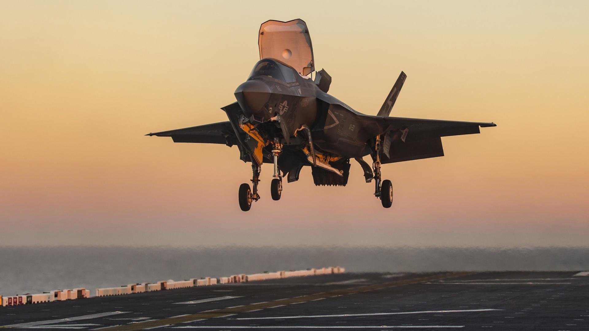 阿坎吉的终极舞台,F1年度争冠之夜,他如何定义全程高能输出?