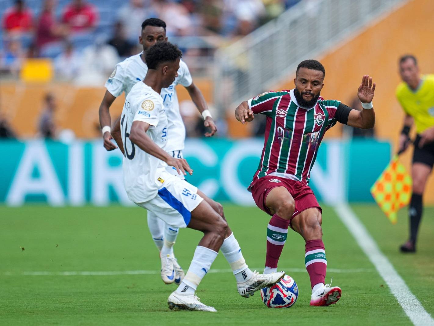 葡萄牙碾压波兰，马丁内利带队取胜